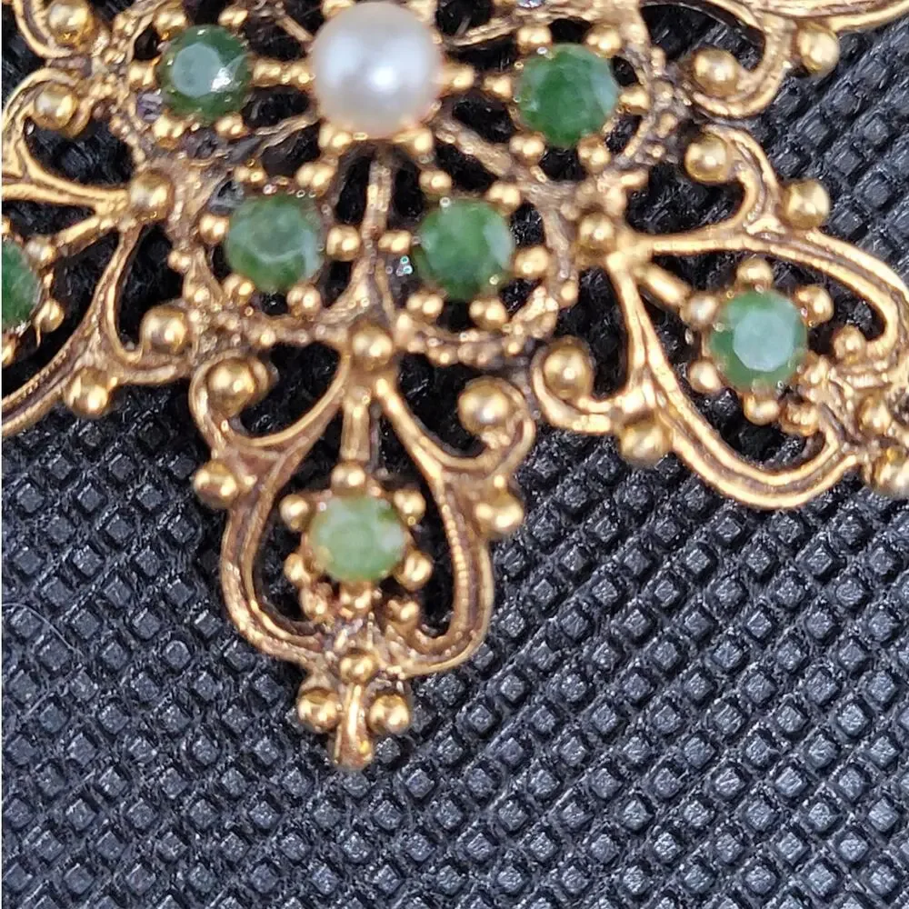 Gold-Plated Vintage Starburst Brooch Faceted Green Stone –‎ Retro Chic Accessory